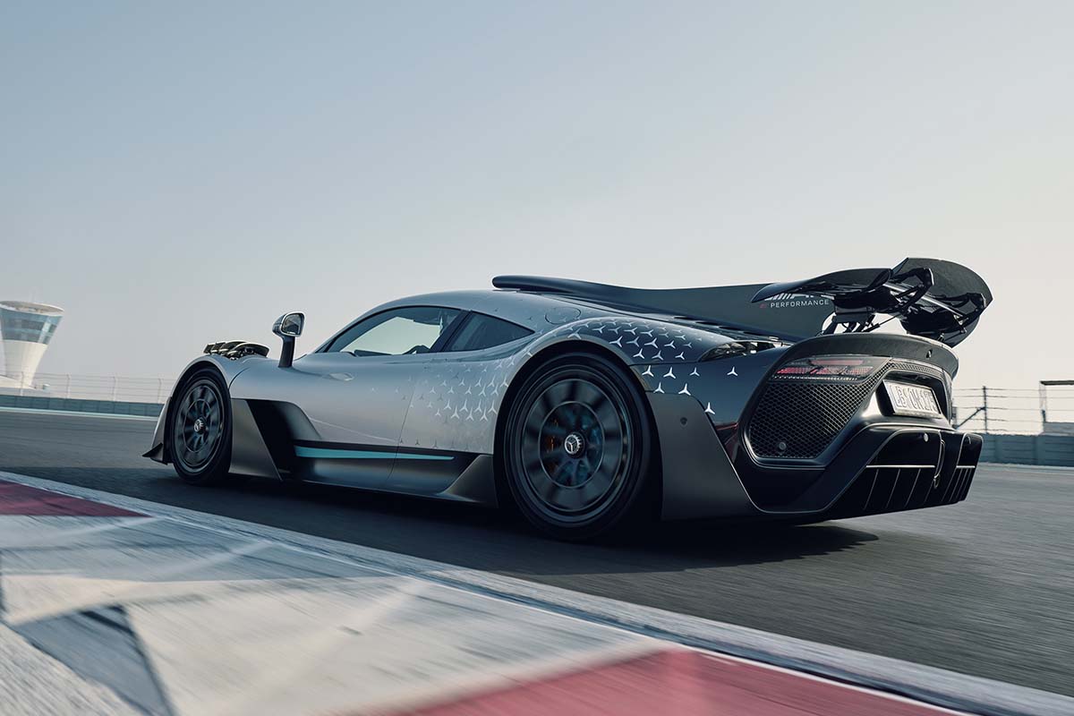 Mercedes-AMG ONE (fuel consumption weighted, combined: 8.7 l/100 km; CO2 emissions weighted, combined: 198 g/km; electricity consumption weighted, combined: 32 kWh/100 km)