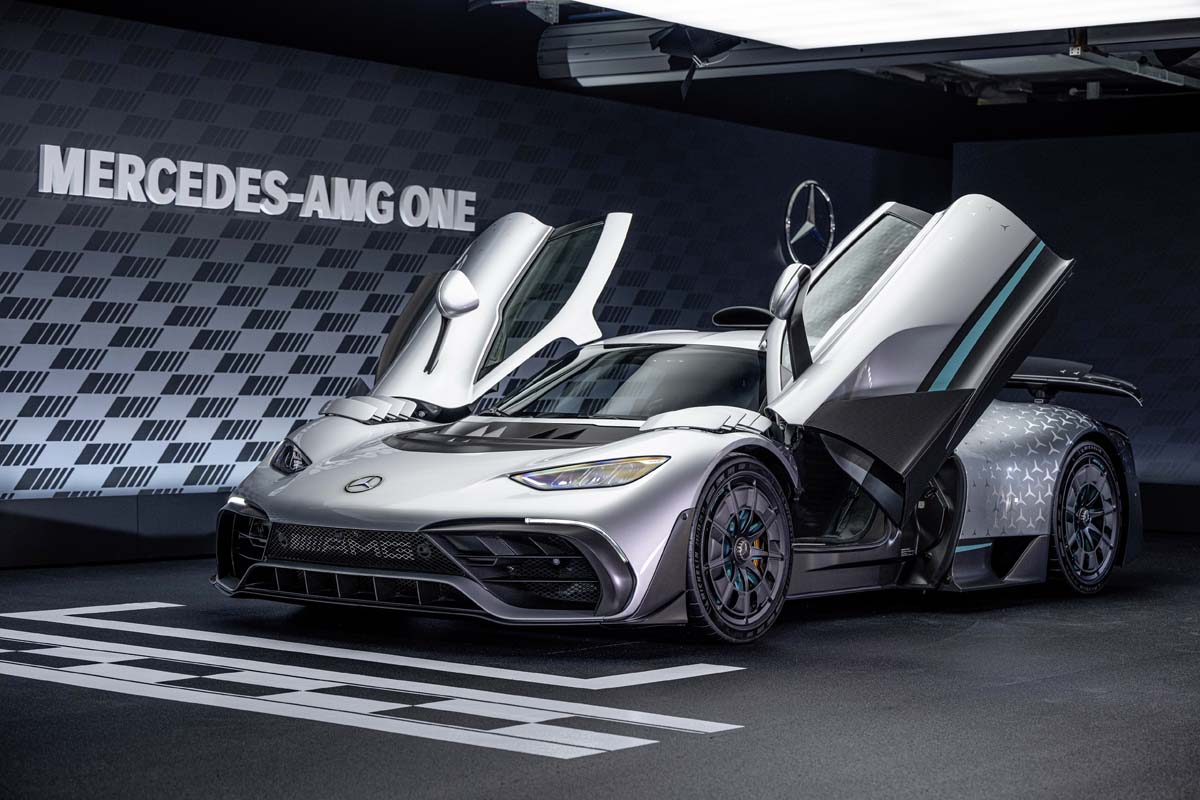 This image has an empty alt attribute; its file name is 2022-Mercedes-AMG-one-singapore-carbuyer20-1024x683.jpg Mercedes-AMG ONE (Kraftstoffverbrauch gewichtet, kombiniert: 8,7 l/100 km; CO2 Emissionen gewichtet, kombiniert: 198 g/km; Stromverbrauch gewichtet, kombiniert: 32 kWh/100 km)