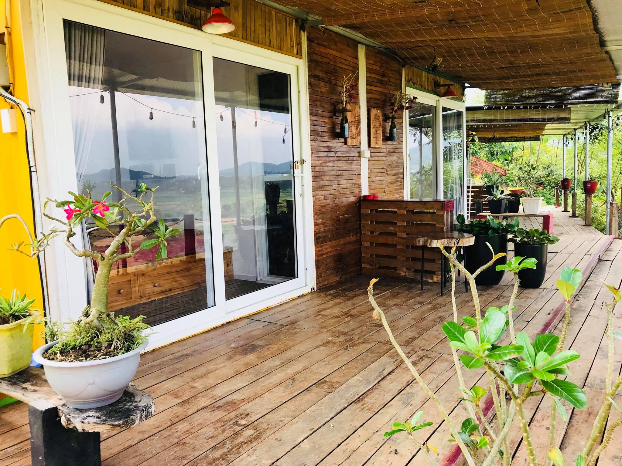 Mít Hilltop homestay