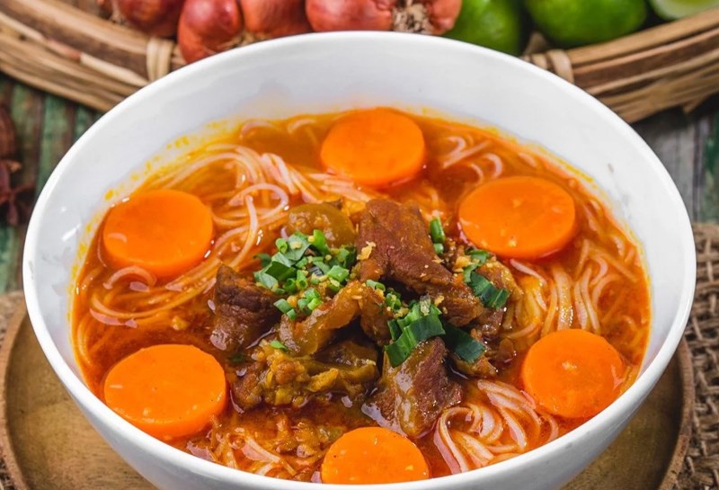 Bún bò giò heo