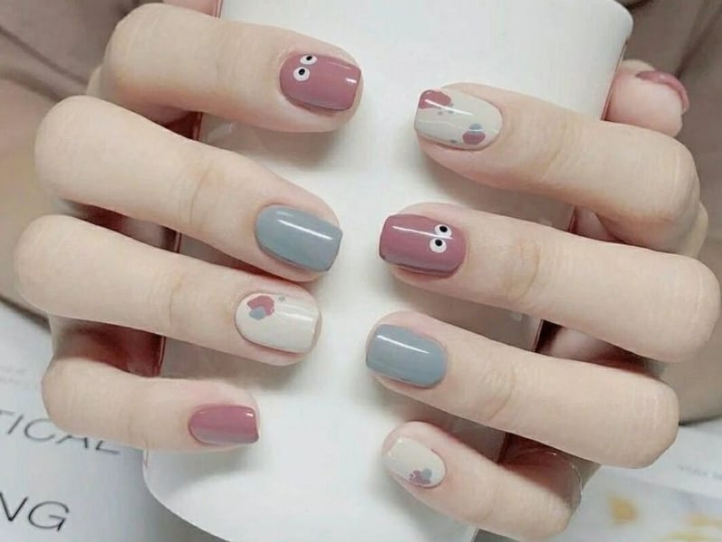 Mẫu nail với họa tiết đơn giản