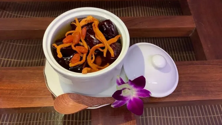 Nước linh chi táo đỏ