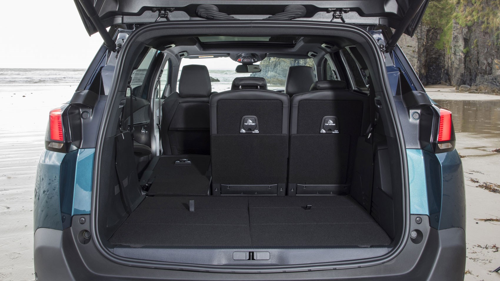 Peugeot 5008 boot seats up