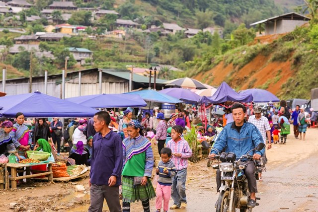 Hành trình du lịch Sapa, khám phá nét đẹp của 5 chợ phiên độc đáo