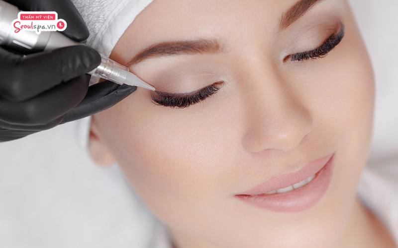 Phun mí eyeliner giúp tạo hiệu ứng đuôi mắt tự nhiên, tinh tế và thổi hồn cho đôi mắt hiệu quả