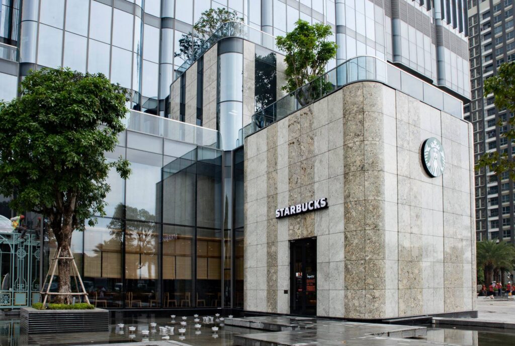 Starbuck Landmark 81