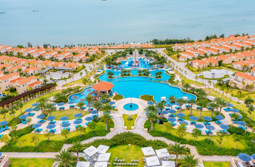 Combo trọn gói 2N1Đ Centara Mirage Resort Mũi Né + Xe Limousine khứ hồi - Chỉ từ 2.100K/người