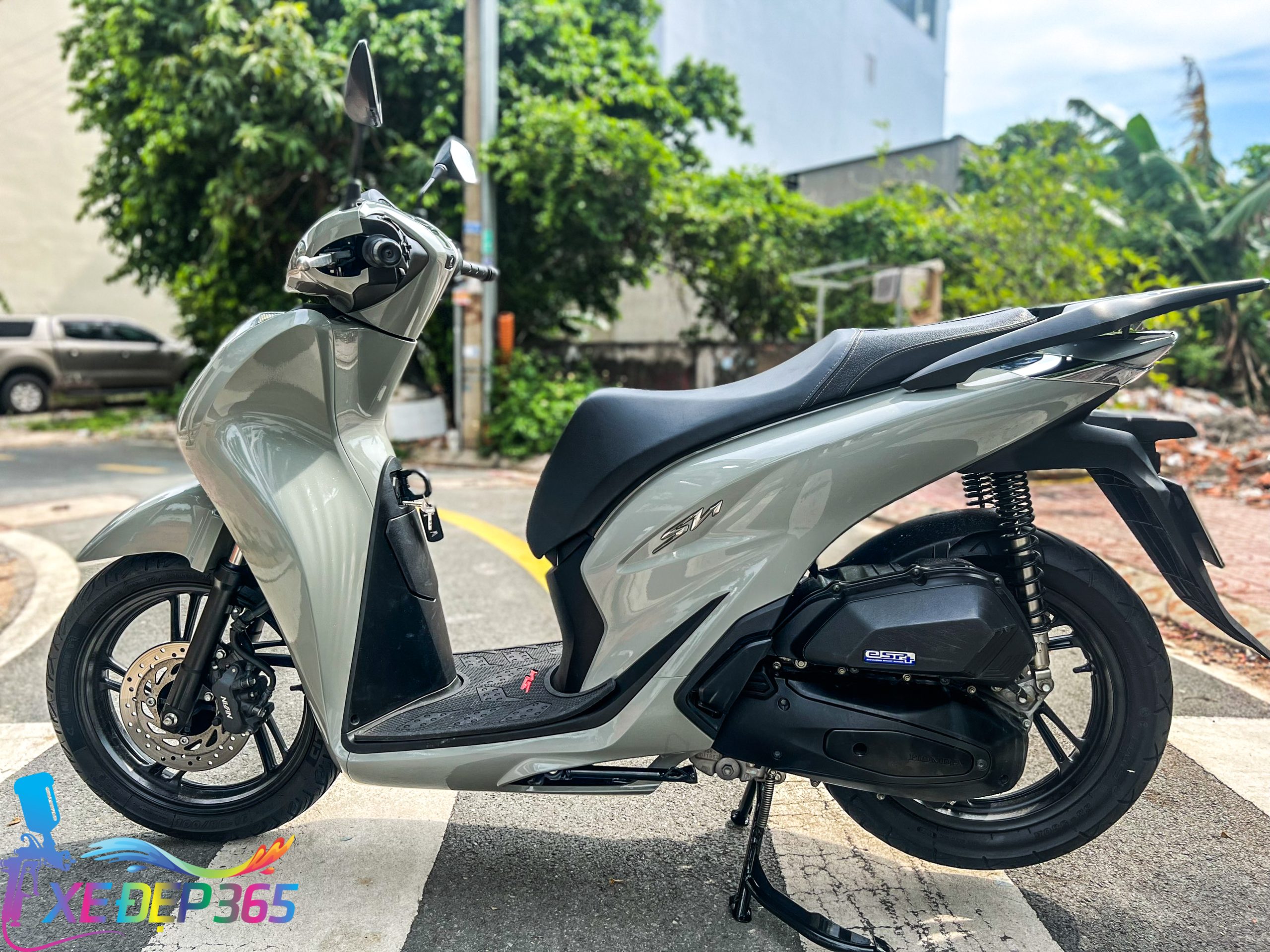 Sh 2020 được sơn lại màu xám xi măng kết hợp dàn chân sporty