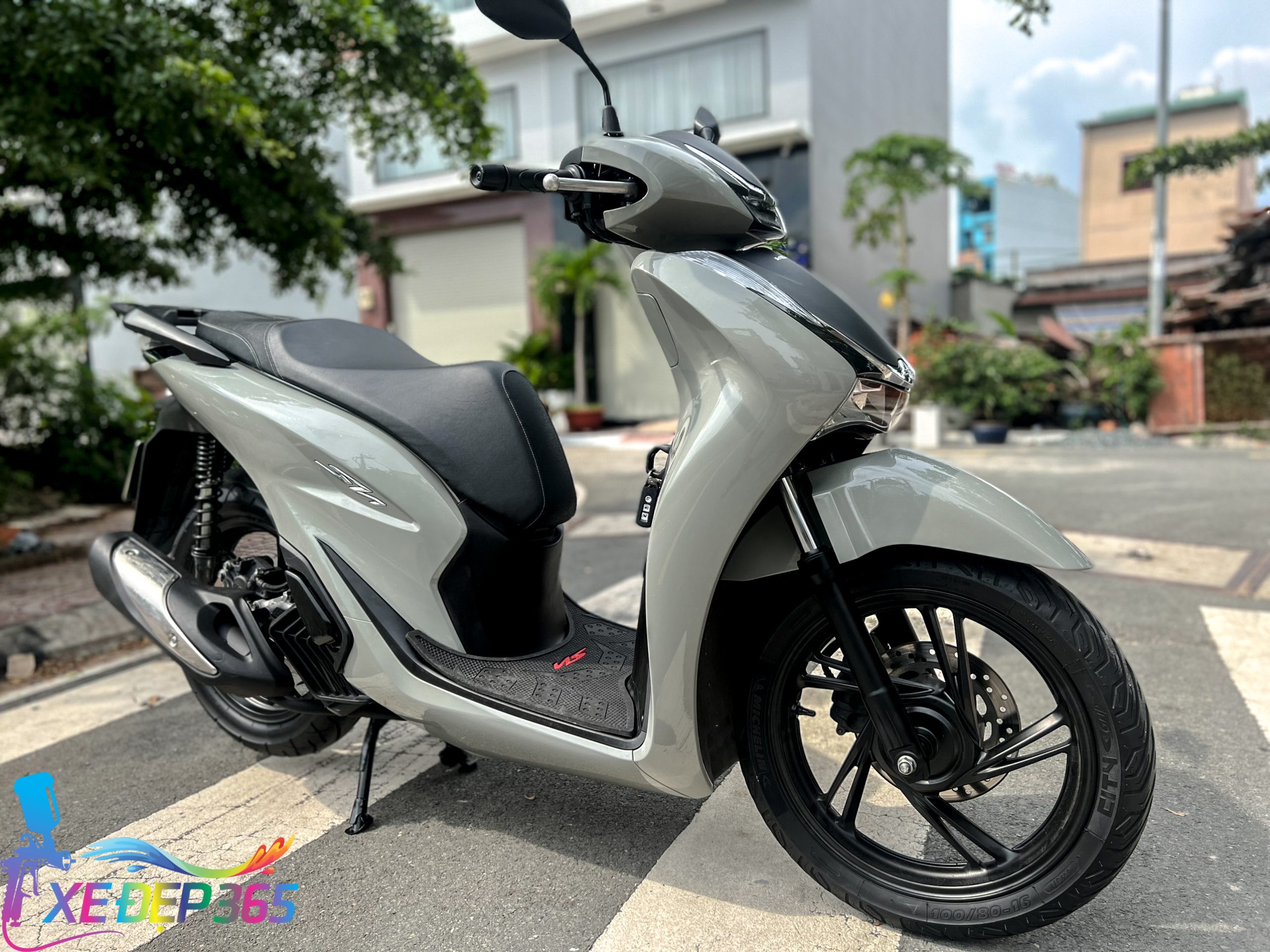 Sh 2020 được sơn lại màu xám xi măng kết hợp dàn chân sporty