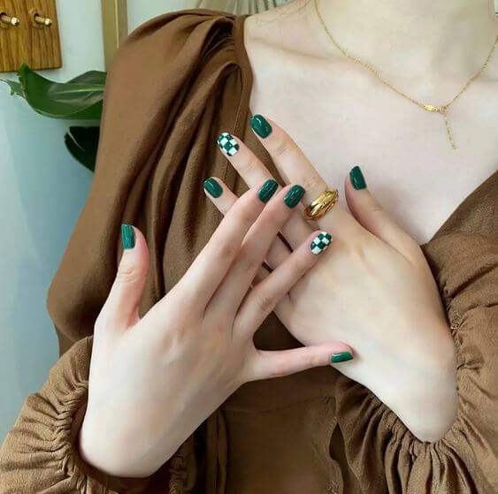 Mẫu nail đơn giản sang trọng