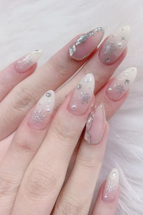 Mẫu nail đẹp tham dự sự kiện