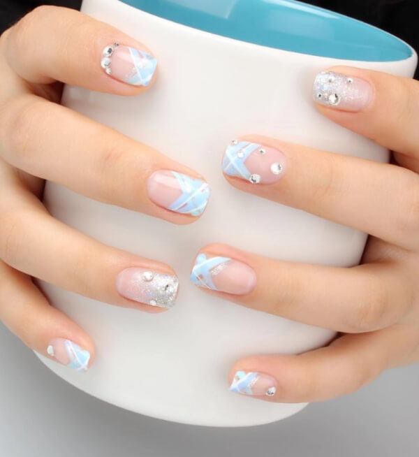 Mẫu nail tôn lên màu sắc da