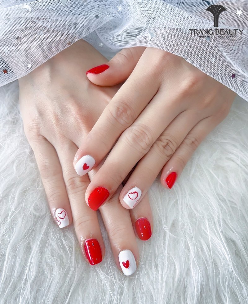 Mẫu nail cute ngắn thanh lịch