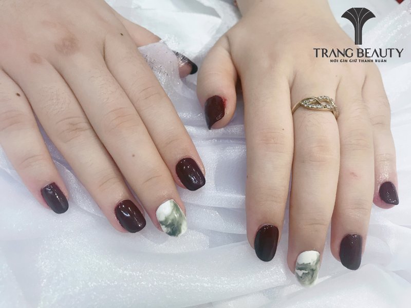 Mẫu nail ngắn thanh lịch cho nàng công sở