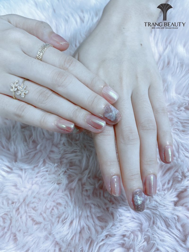 Nail ngắn xinh duyên dáng