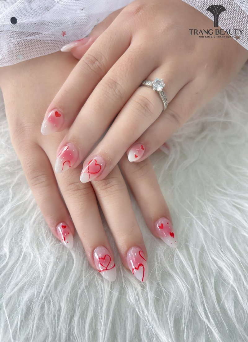 Mẫu nail móng ngắn sơn thạch được nhiều chị em yêu thích