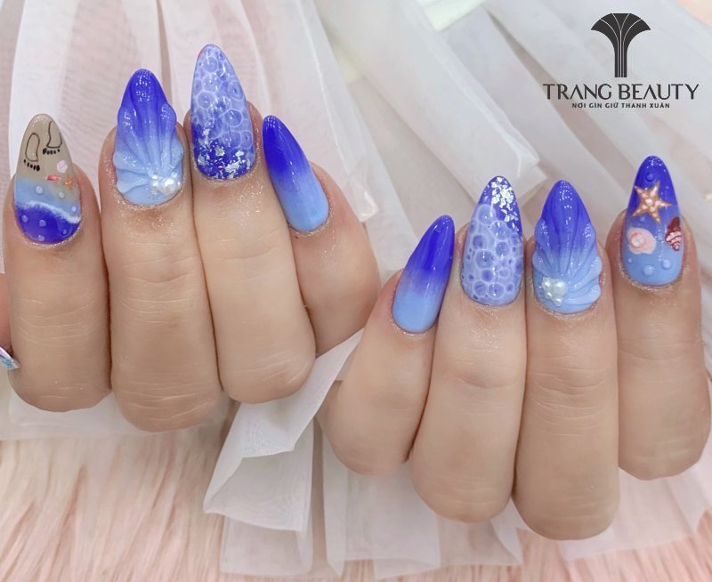 Kiểu nail móng ngắn phối màu sặc sỡ