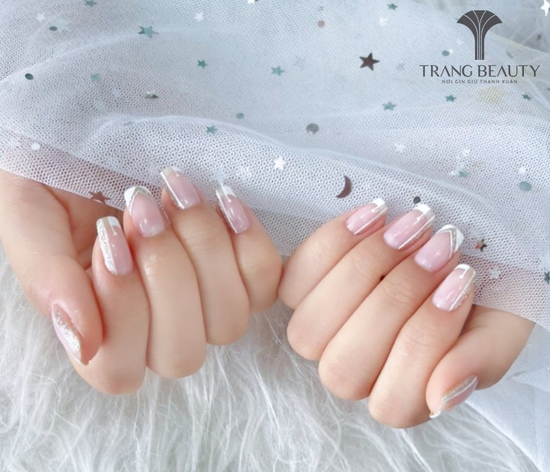 Mẫu nail cute ngắn 