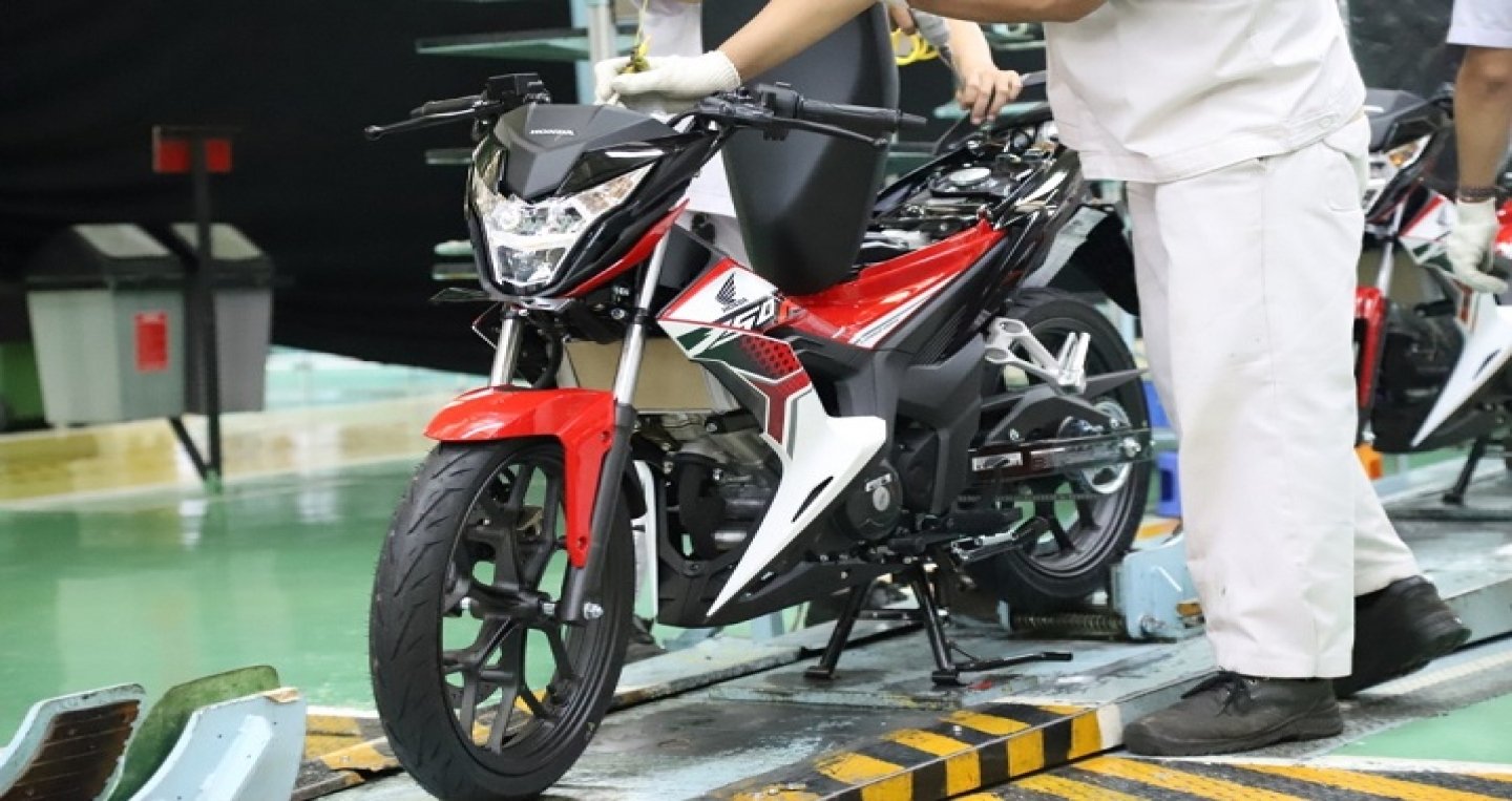 tien-ich-xe-honda-sonic-150r-trang-do