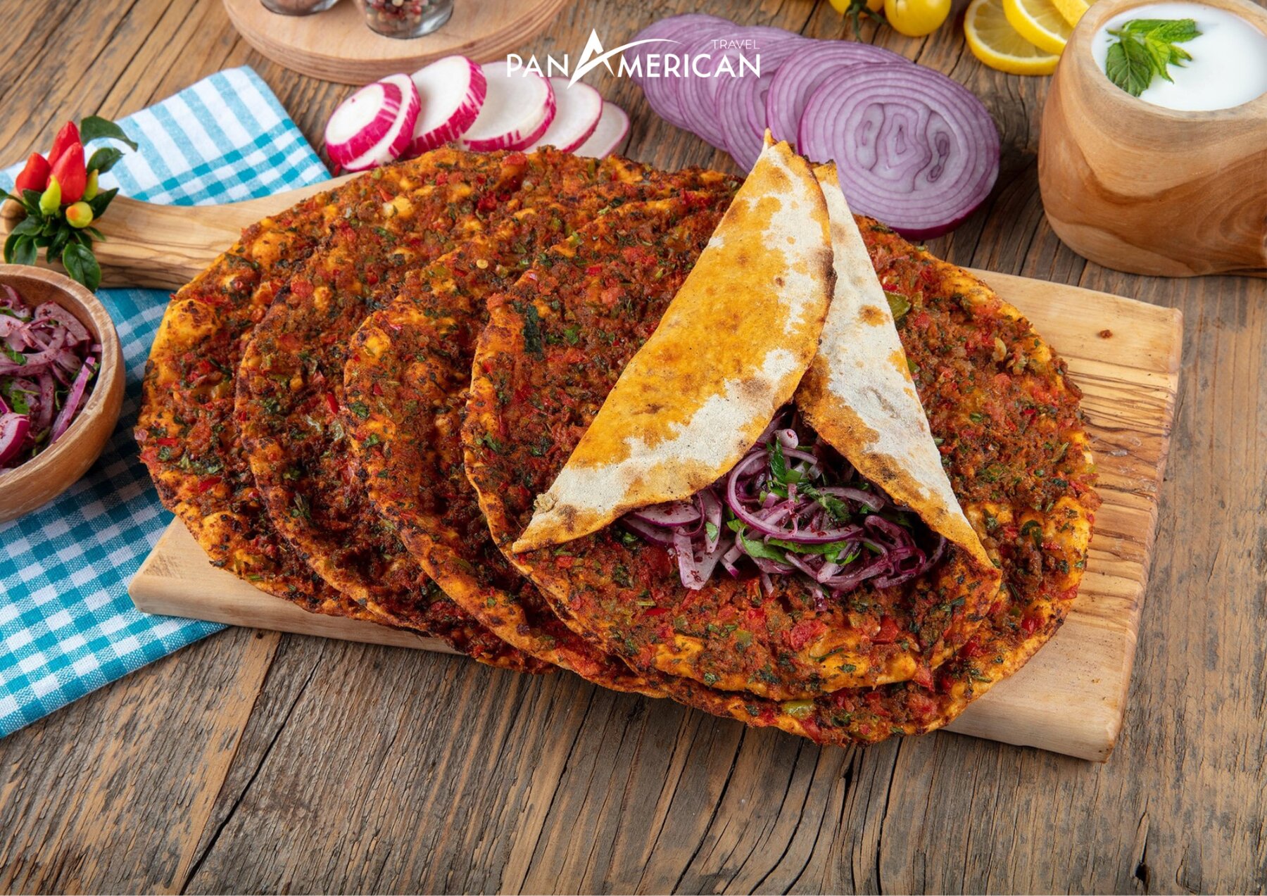 Lahmacun mệnh danh là Pizza Thổ Nhĩ Kỳ