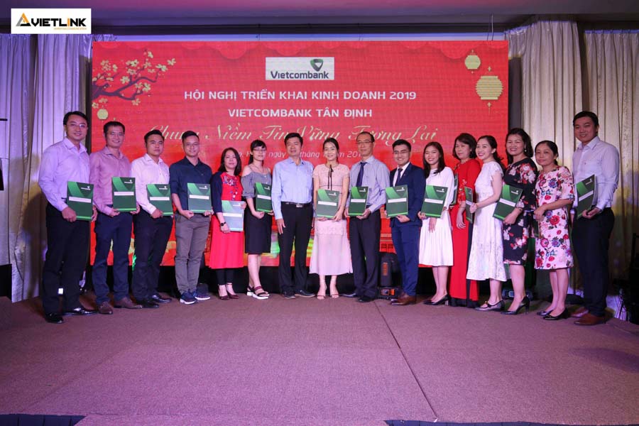 hoi nghi khach hang vietcombank tan dinh