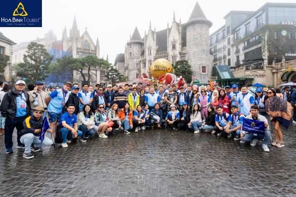 Đoàn khách MICE do HoaBinh Tourist tổ chức