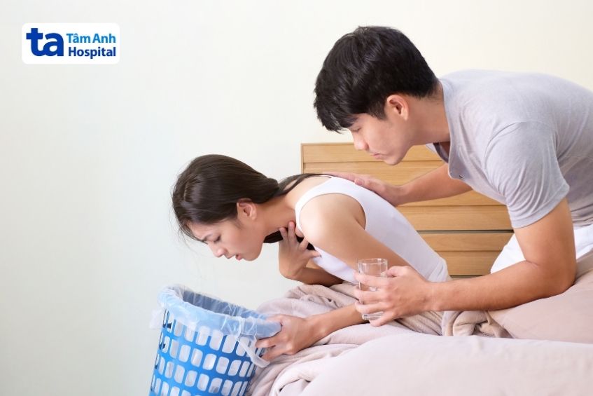 nôn nghén có thể là triệu chứng mang thai 2 tuần