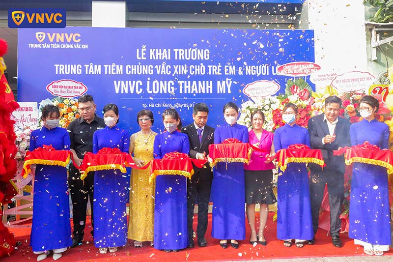 cắt băng khai trương vnvc long thạnh mỹ