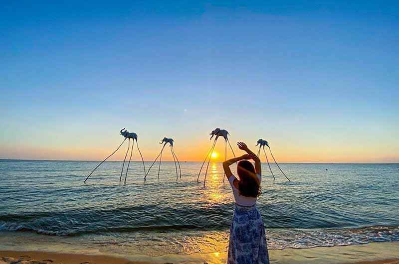 Check-in với những chú sứa bay tại Sunset Sanato Beach Club