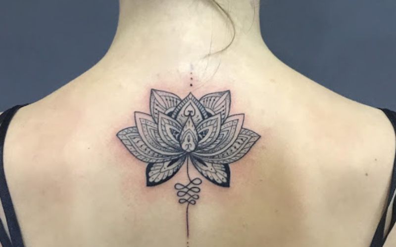 Hình xăm Dotwork độc đáo, bắt mắt dành cho nữ