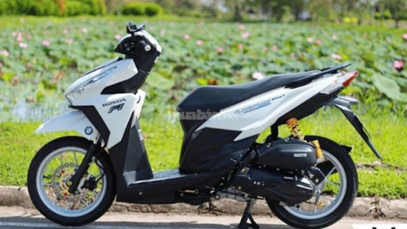 Vario 150 nổi bật với màu trắng độ kiểng