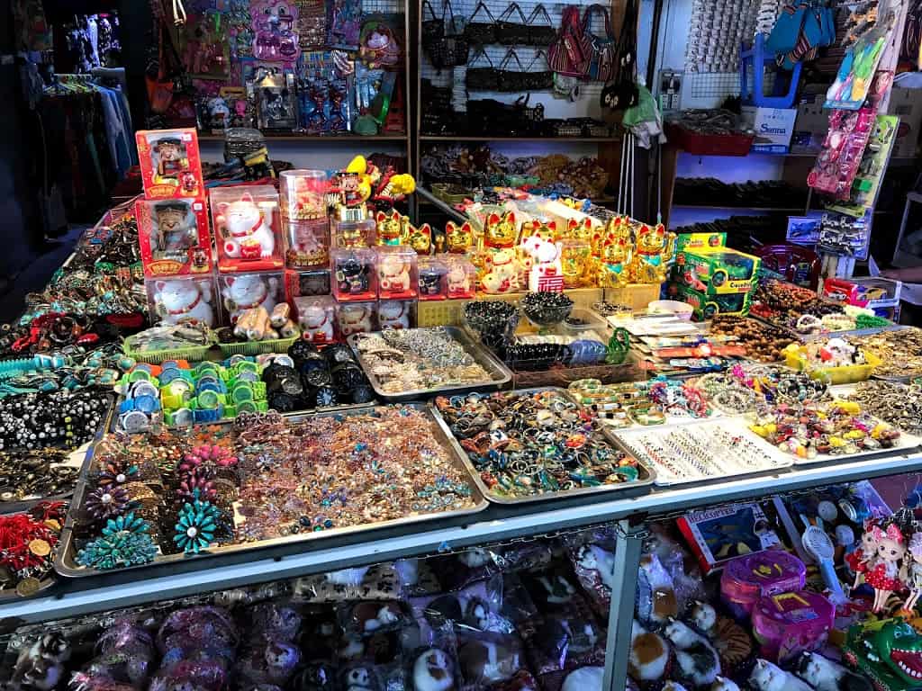 What to buy in Dam Market