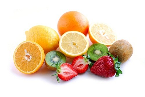 Vitamin C làm cho nước tiểu có tính axit hơn, chống lại vi khuẩn trong đường tiết niệu.