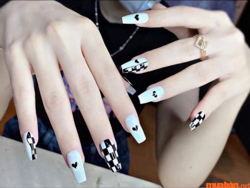 Mẫu nail caro được nhiều cô nàng yêu thích nhất