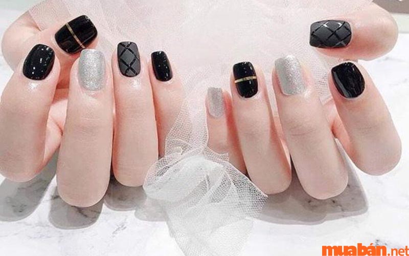 Mẫu nail đen trắng nhũ sang trọng