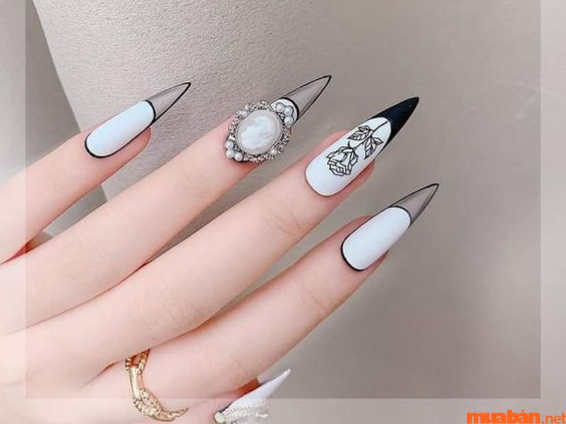 Mẫu nail đính đá đẹp cùng họa tiết hoa