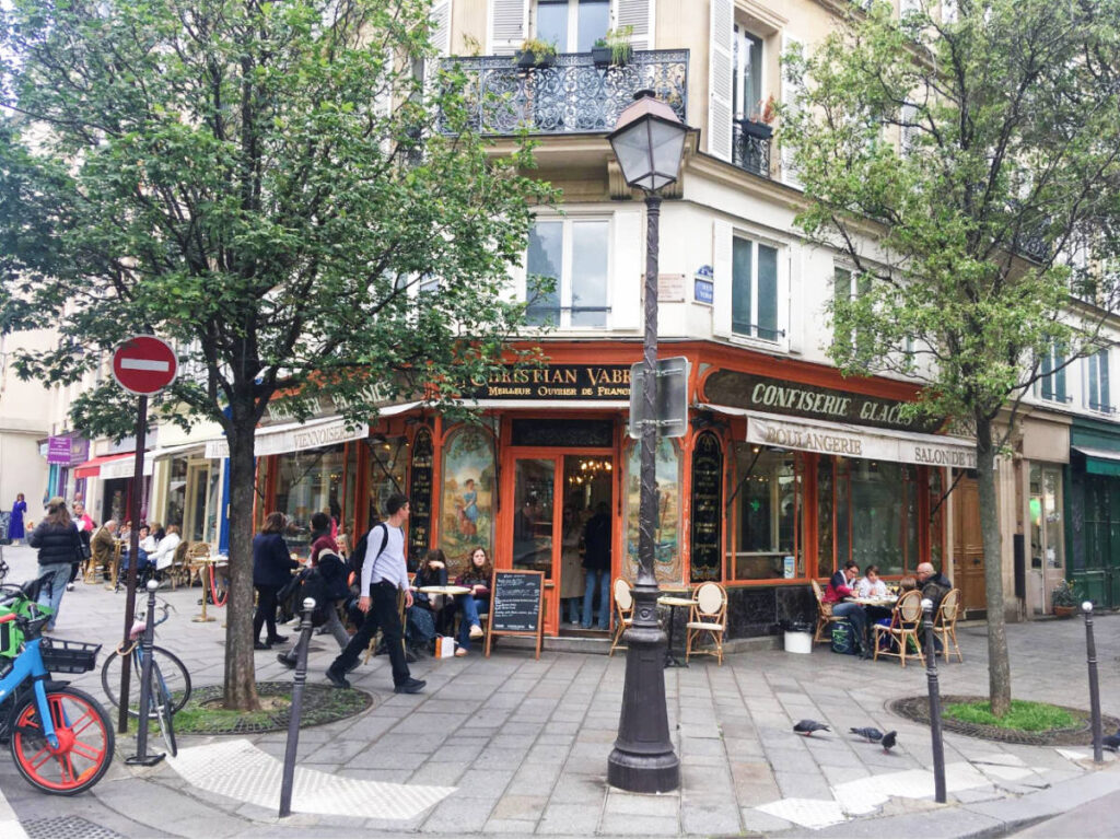 A bakery from the outside in Marais