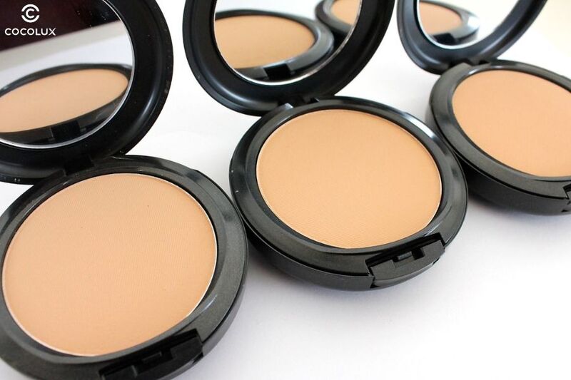 Thiết kế của phấn phủ MAC Studio Fix Powder Plus Foundation