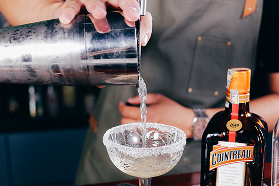 rượu cointreau pha cocktail sidecar