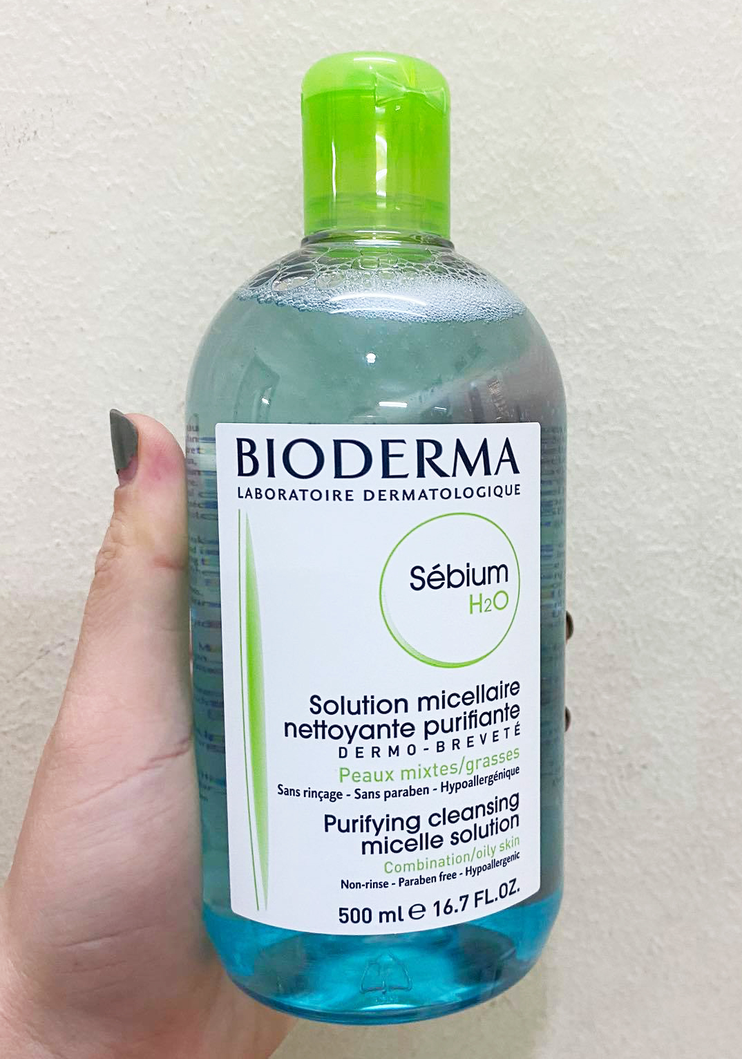 Tẩy trang Bioderma màu xanh