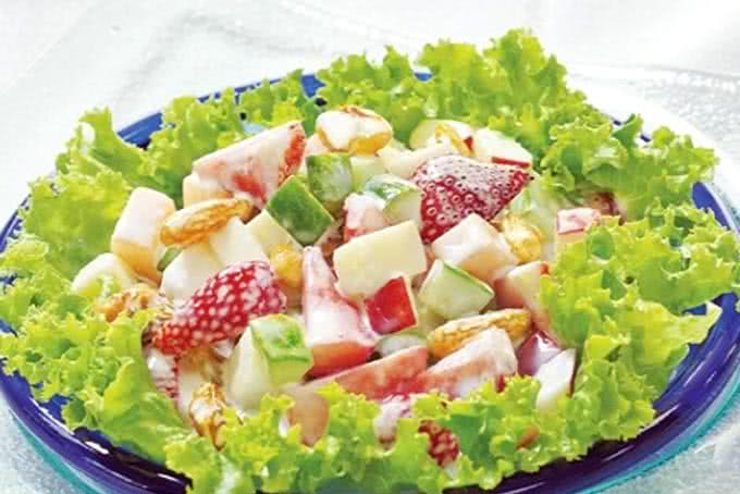 Món ăn cho bữa trưa Salad hoa quả