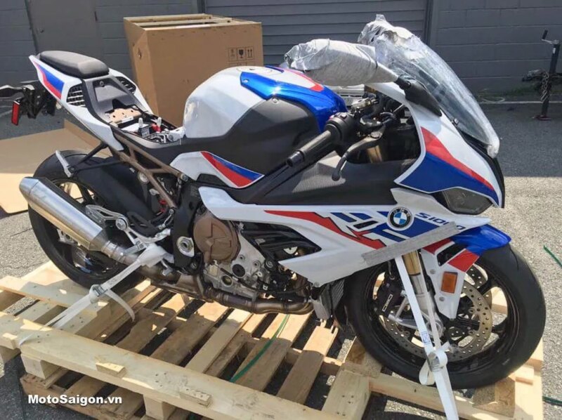 Đánh giá xe BMW S1000RR: “siêu cá mập” giá từ 949 triệu