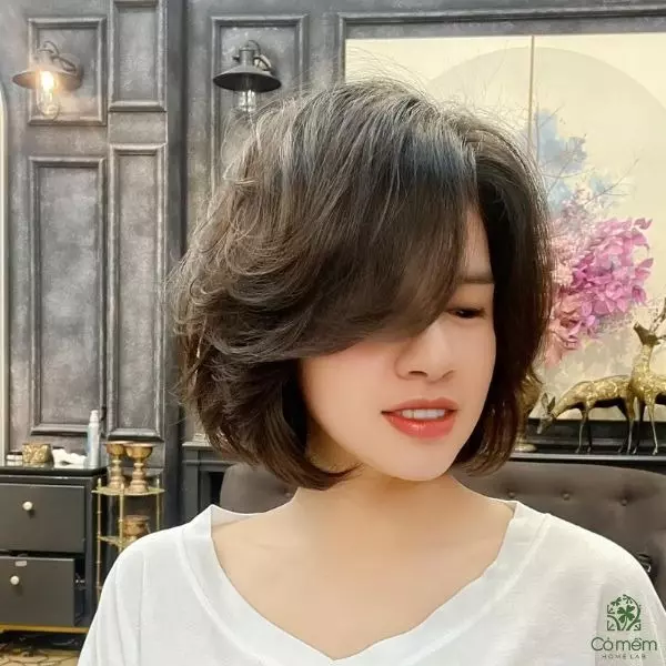 uốn tóc nữ ngắn