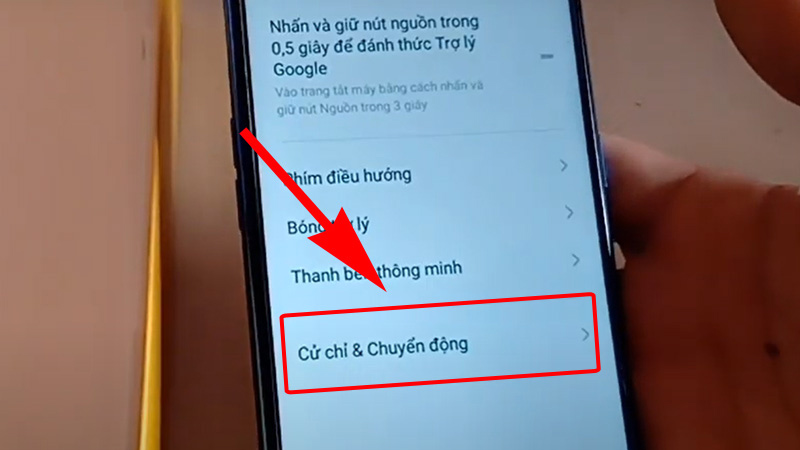 Chọn Cử chỉ và Chuyển động để chụp màn hình điện thoại Realme