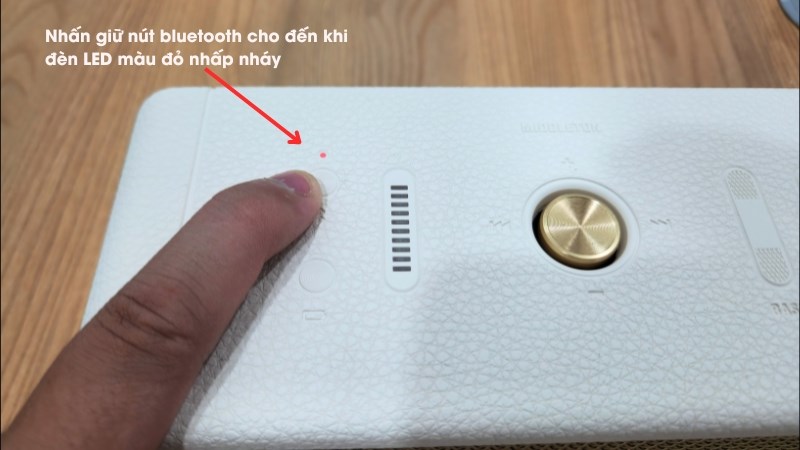 Chờ máy tính quét bluetooth, khi thấy chữ