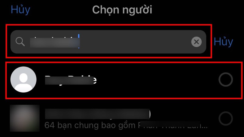 Nhập tên của người mà bạn muốn thêm vào nhóm Messenger vào khung > Nhấn vào tên của người đó