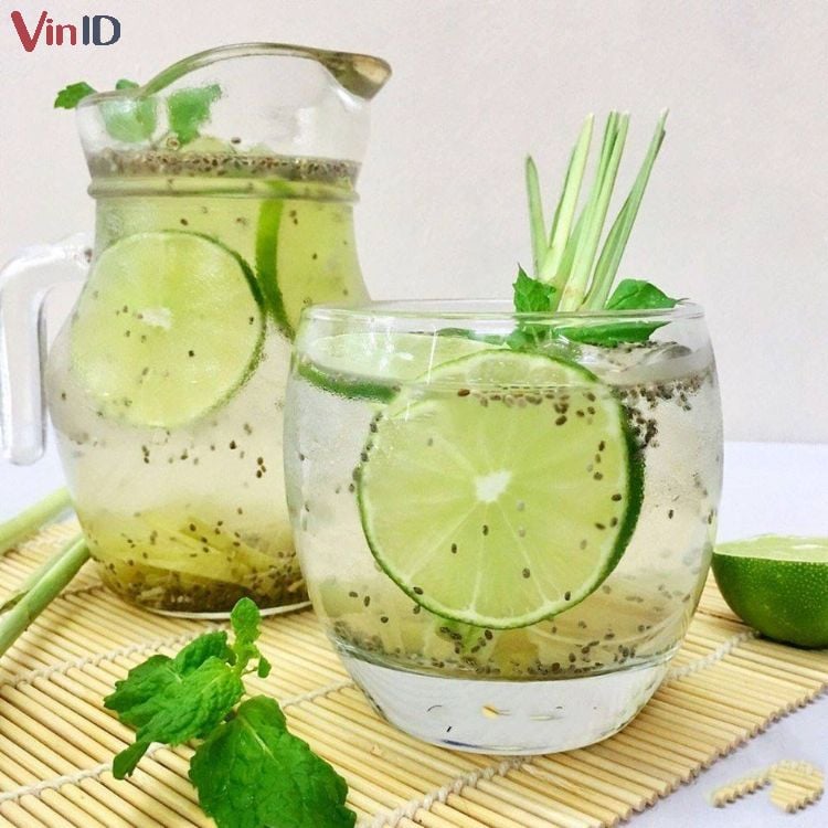 Nước chanh hạt chia có tác dụng rất tốt trong việc giảm cân và giúp da khỏe hơn đấy nhé