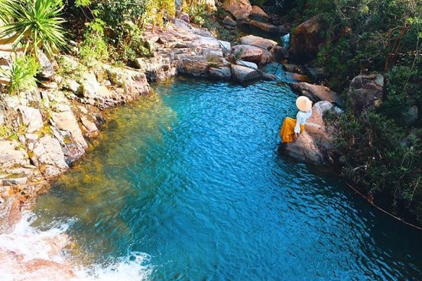 Tuyệt tình cốc ở Quy Nhơn được bao trọn xung quanh là núi rừng