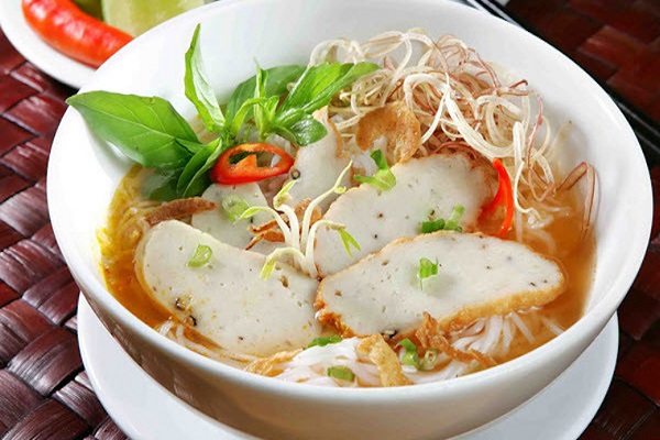 Bánh canh chả cá nổi tiếng Quy Nhơn