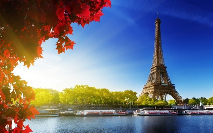 Vẻ đẹp kiêu hãnh của tháp Eiffel tại Pháp